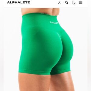 ALPHALETE AMFLIFY 4.5 inch scrunch butt shorts size small